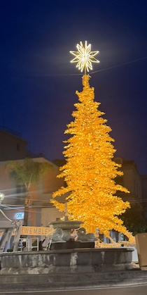 Vico Equense. Oggi si accendono le luminarie, tutti gli eventi del Natale 2025