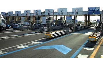 Dal 1° gennaio 2026 aumentano i pedaggi autostradali, per la Napoli-Pompei-Salerno l’incremento maggiore. Rincara anche la Tangenziale partenopea