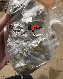 Meta. Droga nel vano batteria dell’auto, arrestato 24enne