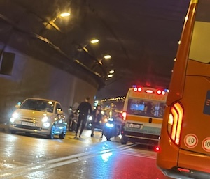 Vico Equense. Incidente mortale, chiusa la galleria di Seiano