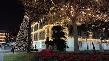 Sant’Agnello. Accese le luminarie, via agli eventi di Natale