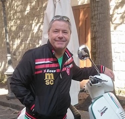 Il Sorrento piange il tifoso che ha portato il rossonero in Inghilterra