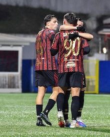 Il Sorrento supera il Foggia in rimonta per la prima vittoria in casa