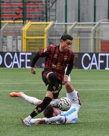 Sorrento battuto (0-2) dalla Salernitana