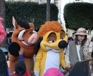 Vico Equense. Ultimi eventi del Carnevale stile Jurassic Park