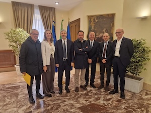 Penisola sorrentina. Sanità e trasporti, incontro tra i sindaci e il governatore Fico