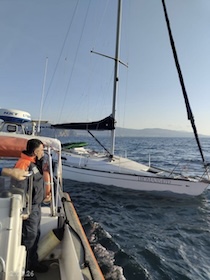 Vico Equense. Velista su barca che sta per affondare salvato dalla Guardia Costiera