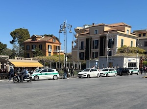 Sorrento. Blitz della polizia metropolitana, verifiche sui locali