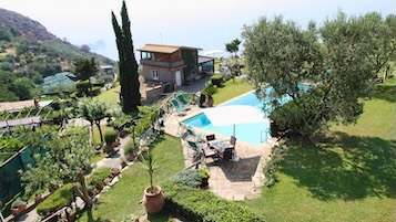 Sorrento. Demoliti quasi 6mila metri cubi di abusi alla Fattoria Marecoccola