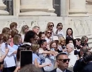 Sorrento-Castellammare. Genitori che hanno perso figli incontrano Papa Leone