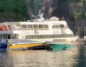 Sorrento. Nave urta le imbarcazioni ormeggiate nel porto – video –