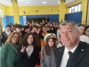 La Capitaneria incontra gli studenti di Vico Equense e Castellammare