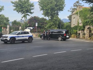 Sorrento. Pizzicato Ncc abusivo, multa e sequestro del veicolo