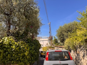 Sorrento. Gli abitanti di via Pantano: Siamo ostaggi dell’asilo nido