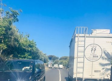 Penisola sorrentina. In corso la protesta dei mercatali, traffico in tilt