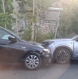 Penisola sorrentina. Incidente a Scutolo, traffico ancora in tilt dopo ore