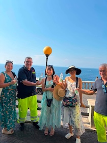 Sorrento. Ondata di calore di Ferragosto, la Protezione Civile distribuisce acqua in strada