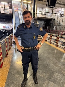 Ragazza si sente male nella stazione Eav, salvata dalle guardie giurate