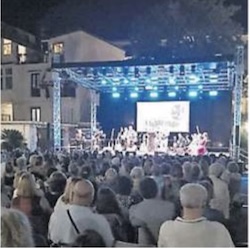 Sorrento. Grande successo per la serata con Lauro e Gabriele e Michele Maresca