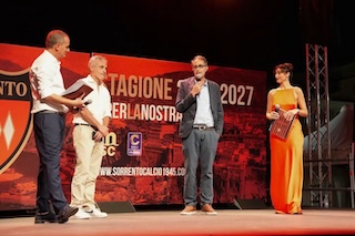 Il sindaco alla presentazione del Sorrento: Presto a casa