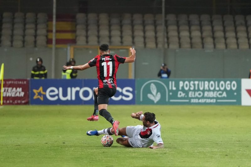 Secondo ko per il Sorrento sconfitto 2-0 a Foggia Secondo ko per il Sorrento sconfitto 2-0 a Foggia