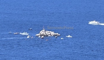 Massa Lubrense. Sul Vervece la cerimonia per i morti in mare