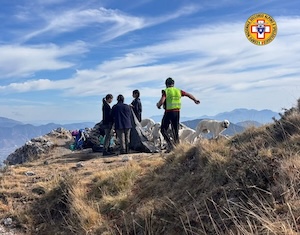 Vico Equense. Escursioniste bloccate da branco di cani, intervento del Soccorso alpino