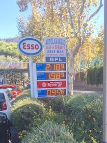 Penisola sorrentina. Ribassi dei carburanti anche ai distributori Esso e Unoil