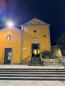 Vico Equense. Nella cappella di Ticciano emergono antichi affreschi
