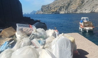Massa Lubrense. In estate raccolta una tonnellata di rifiuti da mare e spiagge